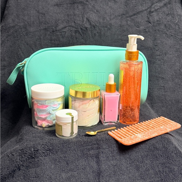 TRULY Unicorn Fruit Skincare Set with Truly Cosmetic Bag - NEW! - Picture 2 of 4